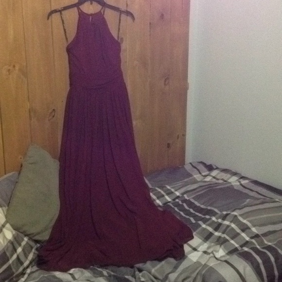 High neck Gown - Picture 3 of 8